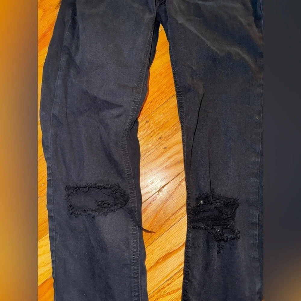 Black skinny jeans